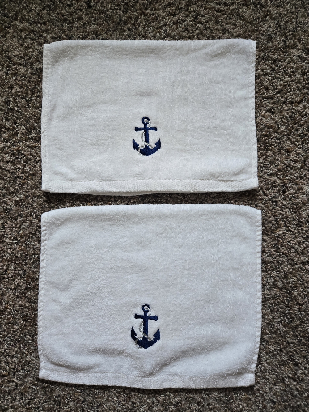 Serafina Nautical White Bathroom Fingertip Towels, Navy Anchor, Set of 2, 12x18